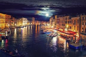 开云体育全站-中国男篮提升进攻多样性，中国男篮表现