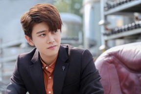 开云体育俱乐部官网-西甲冠军悬念：皇马挑战巴萨的终极对决，西甲皇马对巴萨比赛视频