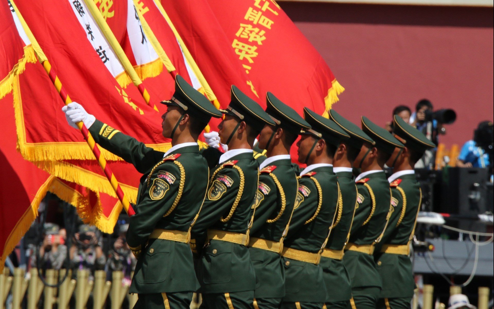 边后卫高度跑动与球队攻防转换速率关系，边后卫可以满场跑吗